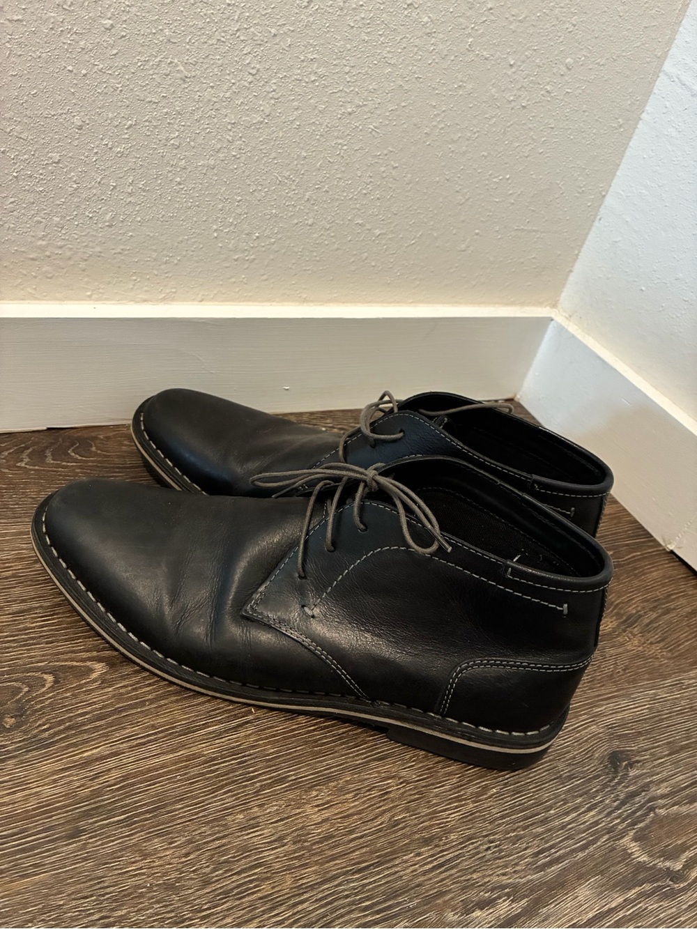 Steve Madden Black Leather Chukka Boots